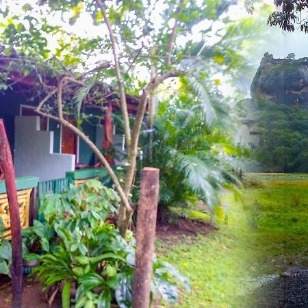 Bandula Home Stay سيغيرِيا المظهر الخارجي الصورة